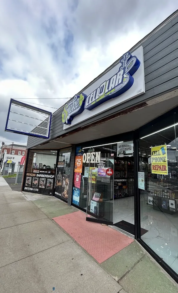 Main Street frontage of Smoke Plus Cellular